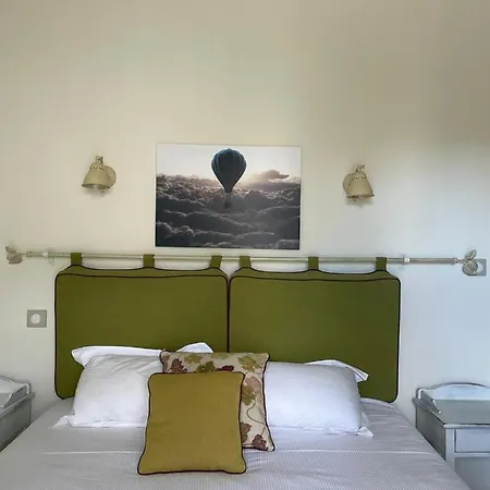 Chateau Catherine De Montgolfier - B&B Et Gites - Piscine - Domaine Viticole Bio Avec Degustation 3*