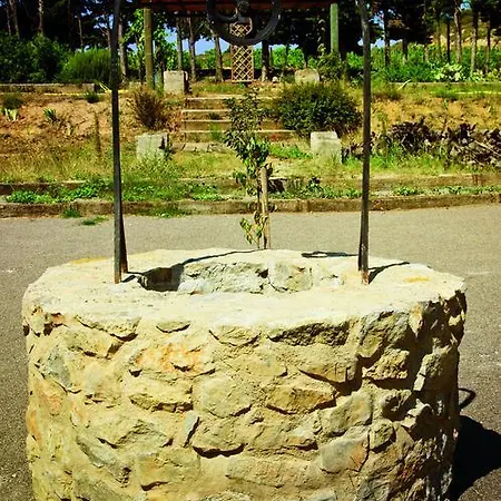 Chateau Catherine De Montgolfier - B&B Et Gites - Piscine - Domaine Viticole Bio Avec Degustation Нарбонна