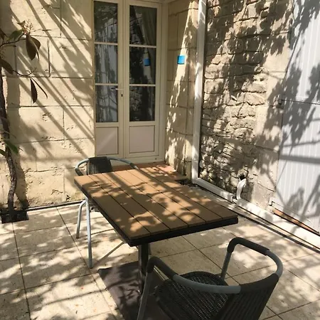 Bed & Breakfast Chateau Catherine De Montgolfier Et *