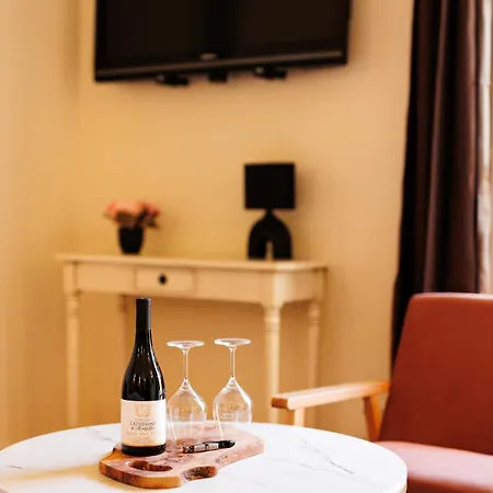 Chateau Catherine De Montgolfier - Et - Piscine - Domaine Viticole Bio Avec Degustation Bed & Breakfast