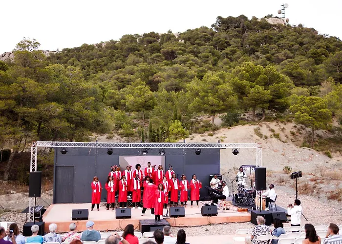 Oda ve Kahvaltı Chateau Catherine De Montgolfier - Et - Piscine - Domaine Viticole Bio Avec Degustation